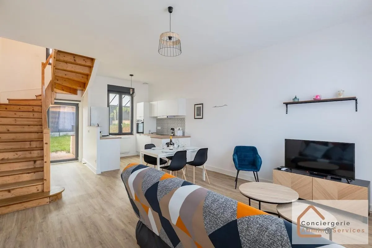 Agreable Maisonnette A Proximite D'Eurexpo Saint-Priest